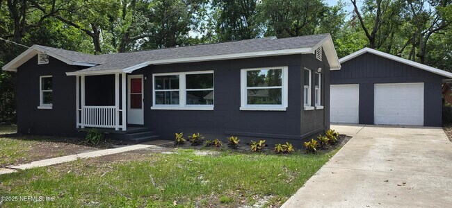 Primary Photo - 1090 Ontario St
