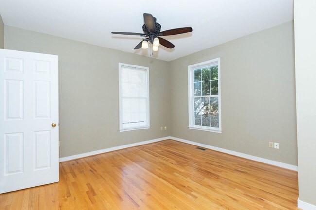 Building Photo - 4 bed, 3.5 bath Single Family Home in Charles Town, WV