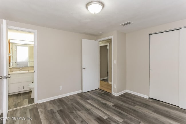 Building Photo - 303 Renne Dr N