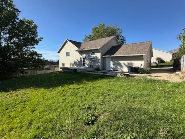 Building Photo - 1175 W 1420 N