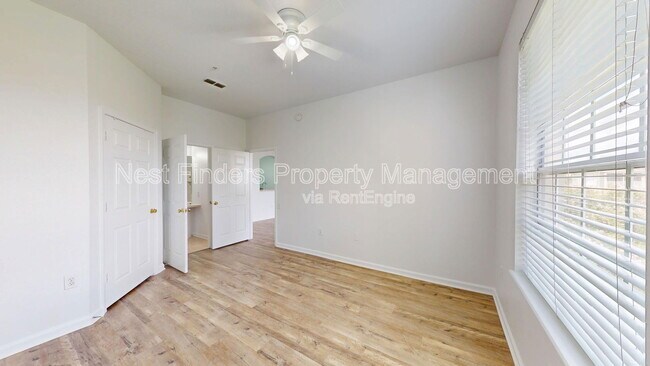 Building Photo - 7990 Baymeadows Rd E