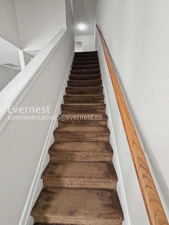 Building Photo - PROMO: Enjoy your 2nd month rent-free rent when you sign the lease today! 3 Bed, 2.5 Bath Home wi...