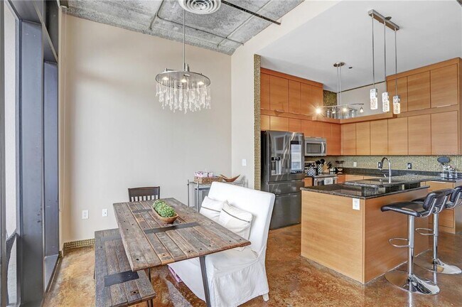 Building Photo - 175 2nd St S
