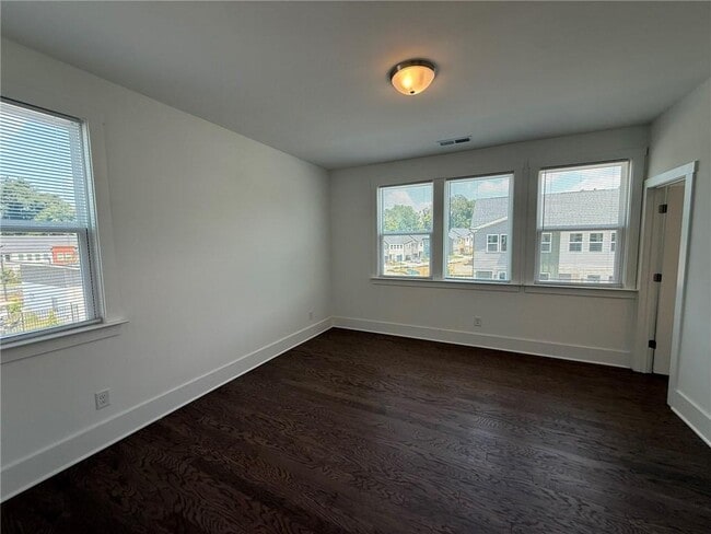 Building Photo - 1645 Aeslin Dr NW