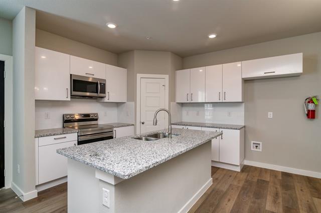 Building Photo - 711 Harvest Moon Dr