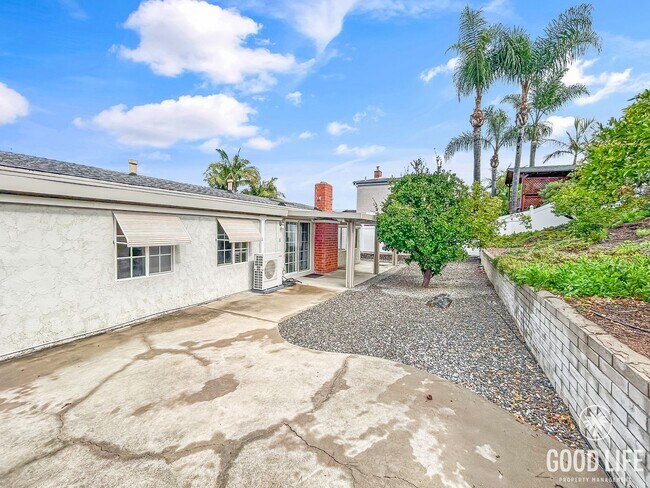 Building Photo - Beautiful 3B/2BA W/ Attached Garage and Up...