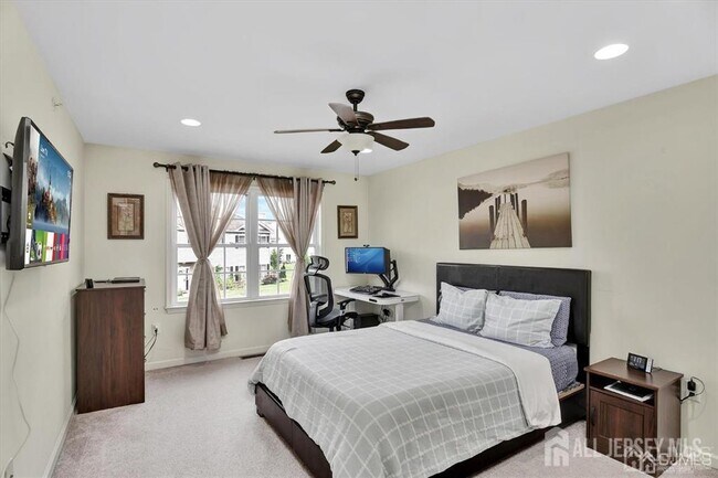 Building Photo - 90 Morgan Way