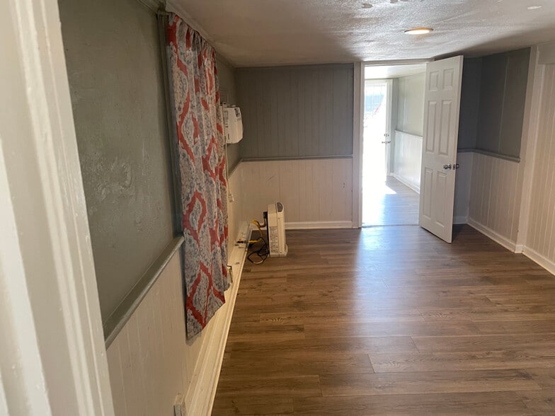 Building Photo - 603 8th St