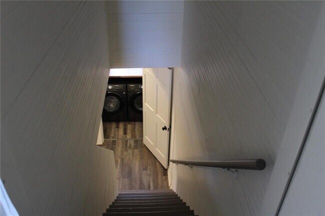 Building Photo - 11 Liberty St