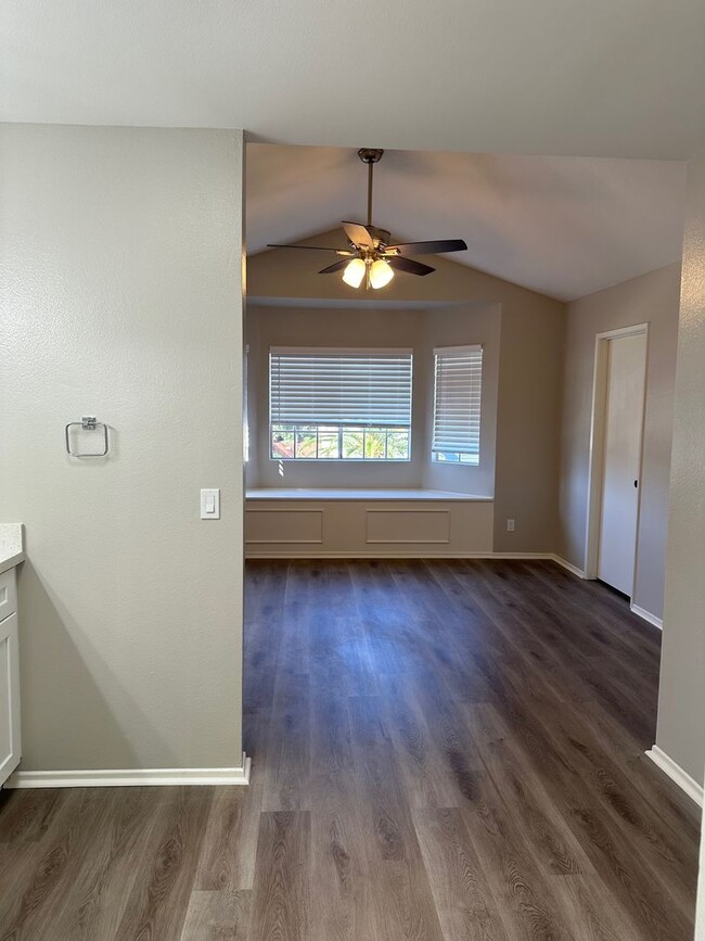Building Photo - Beautifully Renovated Craftsman  4 Bed/2.5...