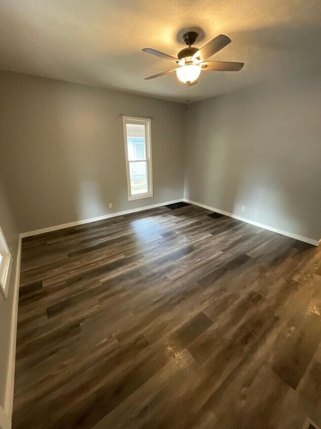 Building Photo - *August 2028* 5 Bedroom house 1 block off Kirkwood FULLY RENOVATED