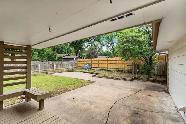Building Photo - 1306 Brookfield Ln