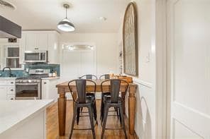 Building Photo - 5843 Vanderbilt Ave