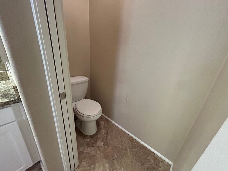 Building Photo - 6605 N 93rd Ave