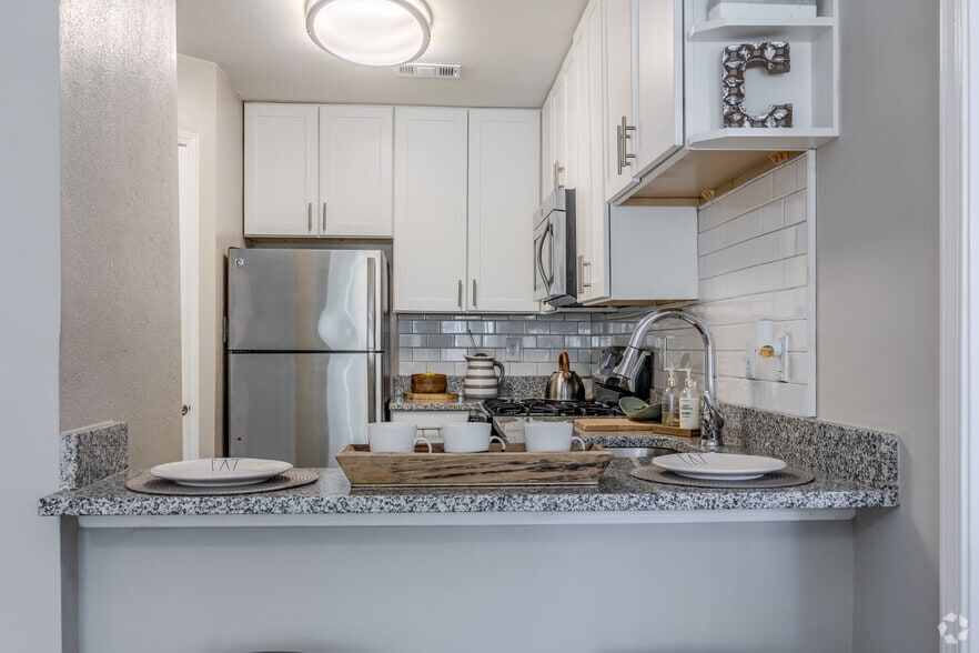 1BR, 1BA - 600SF - Morningside Courts