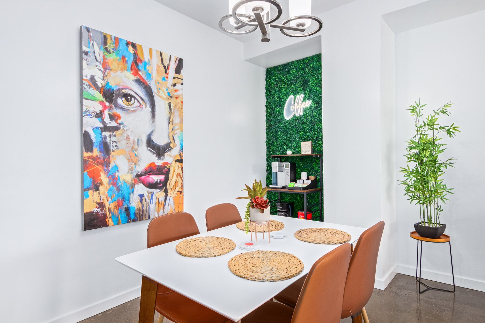 Building Photo - 805 N 4th Ave