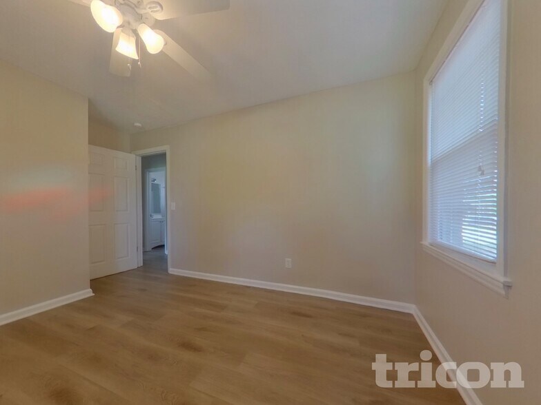 Building Photo - 325 Cinda Leigh Dr