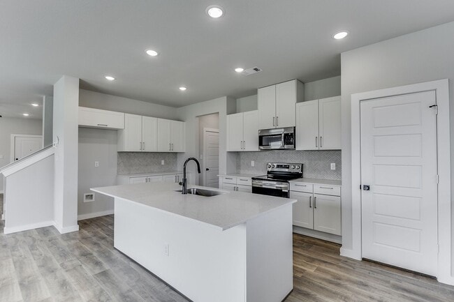 Building Photo - AVAILABLE NOW! LUXURIOUS TRIPLEX LOCATED ON 1-ACRE LOT IN MIDLOTHIAN, TX!