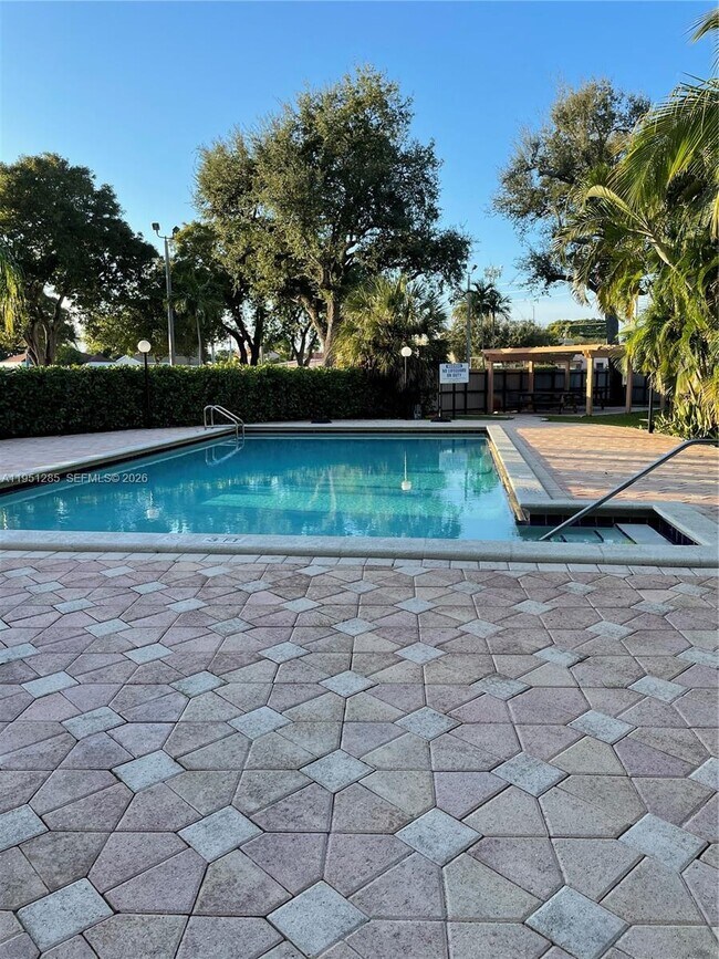 Building Photo - 2160 SW 16th Ave