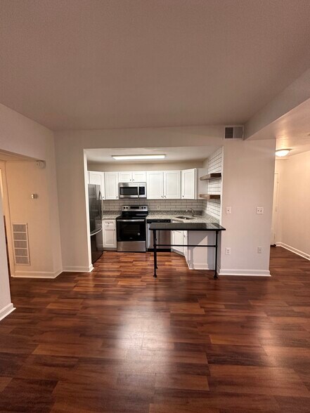 Kitchen - 1615 Kenyon St NW