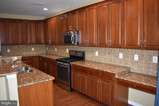 Building Photo - 15454 Gossoms Store Ct