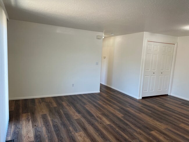 Building Photo - Newly updated 3-bedroom, 2-bathroom duplex with a garage!
