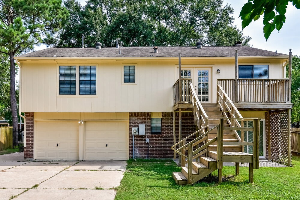 Building Photo - 15515 Windy Cove Dr