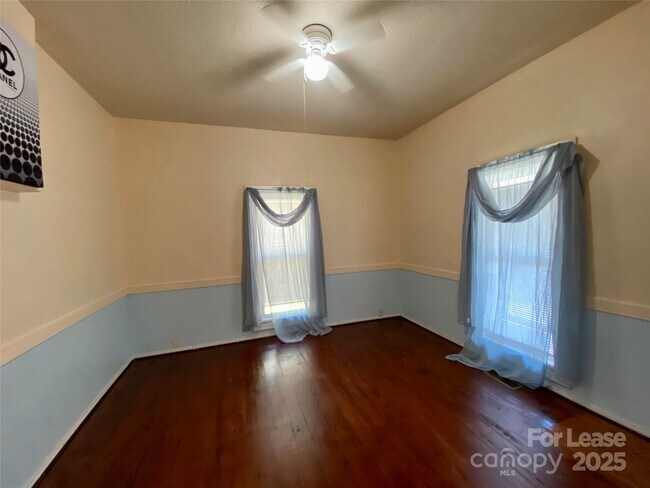 Building Photo - 630 Armfield St