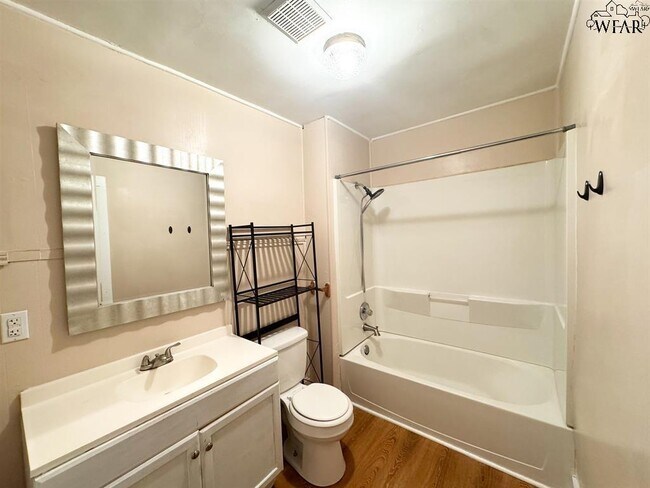 Building Photo - 1517 Blonde St