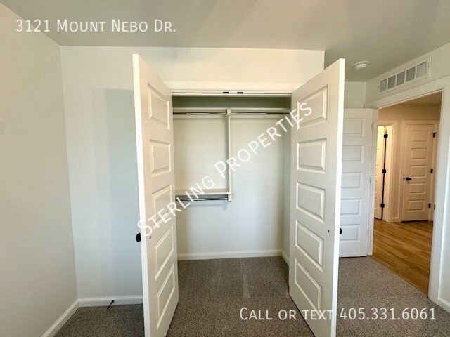 Building Photo - 3121 Mt Nebo Dr