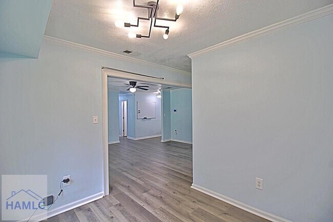 Building Photo - 1062 Kelly Dr