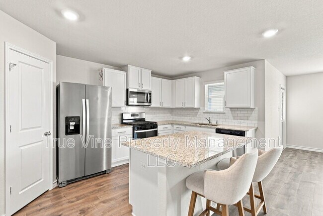 Building Photo - 913 Rolling River