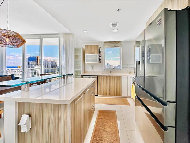 Building Photo - 6700 Indian Creek Dr