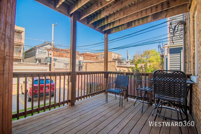 Building Photo - 1430 W Cuyler-1E