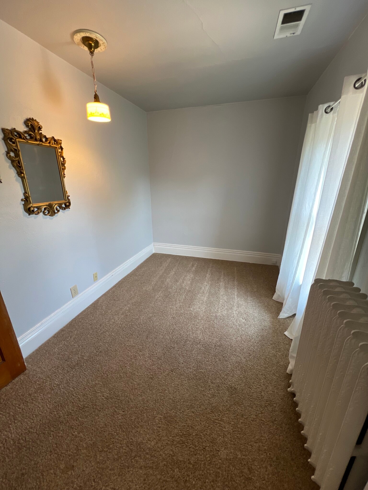 Building Photo - 616 W Mulberry St