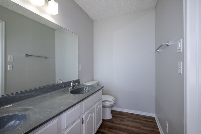 Building Photo - Gorgeous 4 Bedroom Remodel, Union Schools!