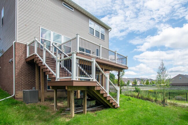 Building Photo - 2825 Dillon Dr