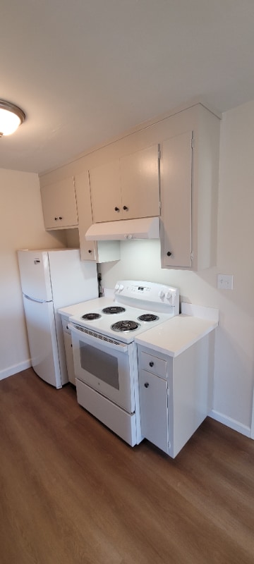 Building Photo - 1830 10th Ave