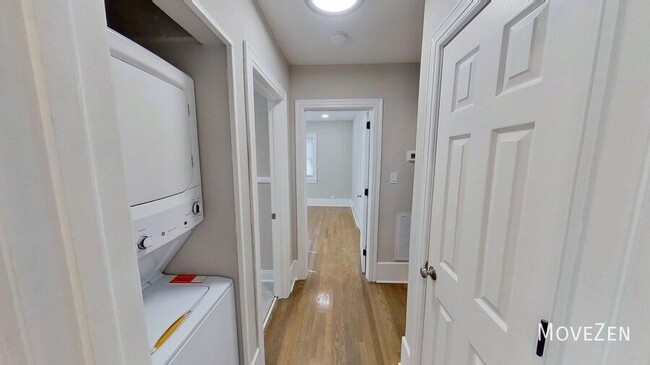 Building Photo - 7 Ratcale Ln