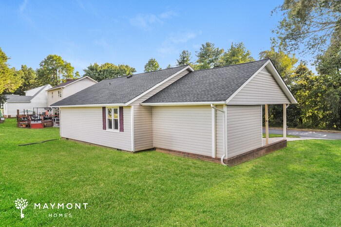 Building Photo - 5104 Holly Ridge Rd