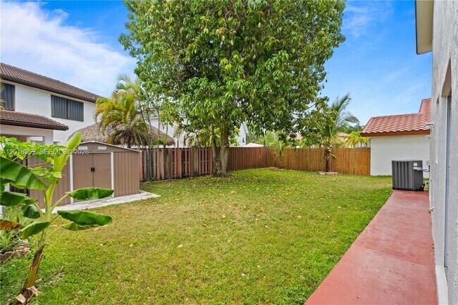 Building Photo - 15345 SW 63rd Ter