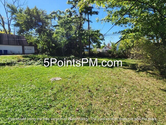 Building Photo - 4424 E 158th St