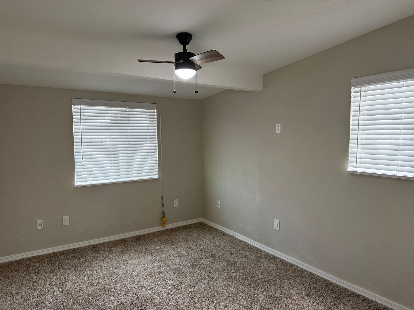 Building Photo - 7252 E Beverly Dr