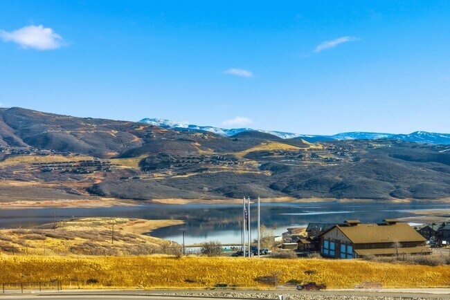 Building Photo - 2303 W Deer Hollow Ct