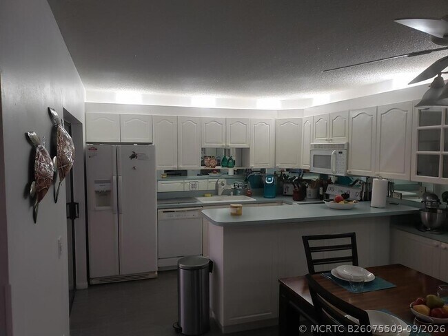 Building Photo - 1418 14th Terrace
