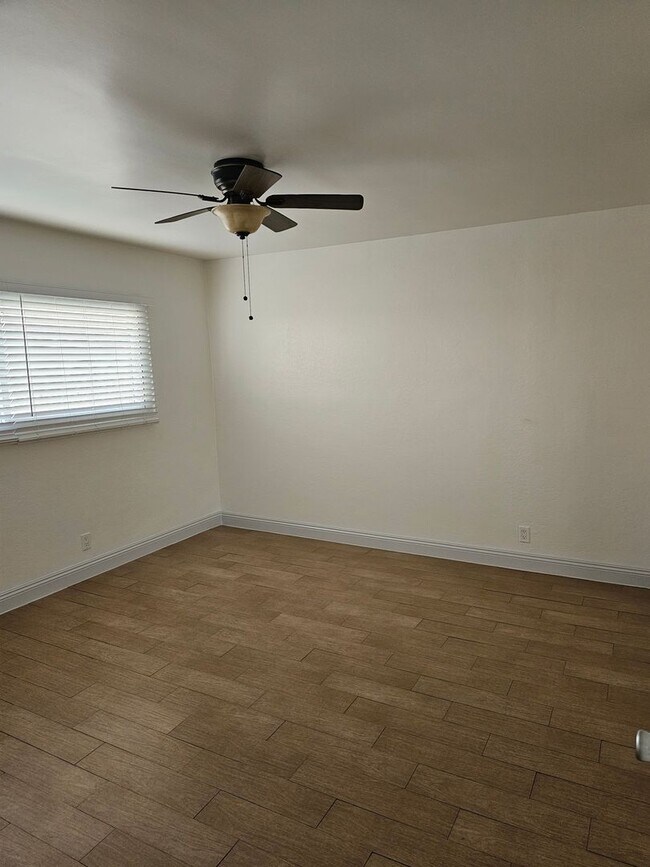 Interior Photo - 3216 W 99th St