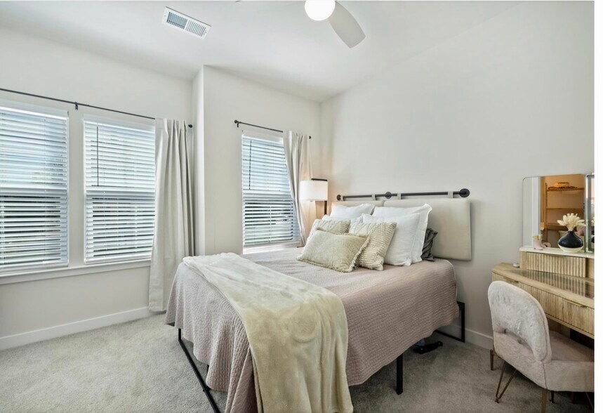 Building Photo - 4732 Chastain Ave