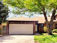 Building Photo - Great  Duplex in Southeast Springfield !