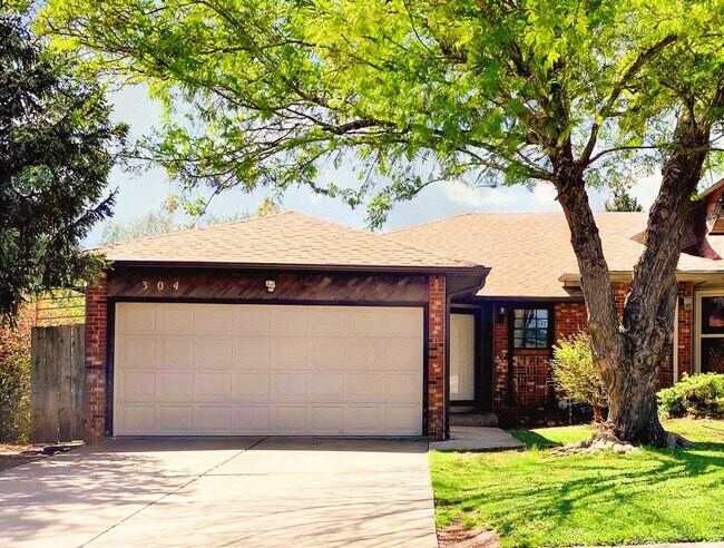 Primary Photo - SPACIOUS DUPLEX in Southeast Springfield w...