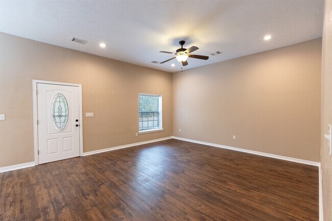 Building Photo - 10552 FM Rd 2432